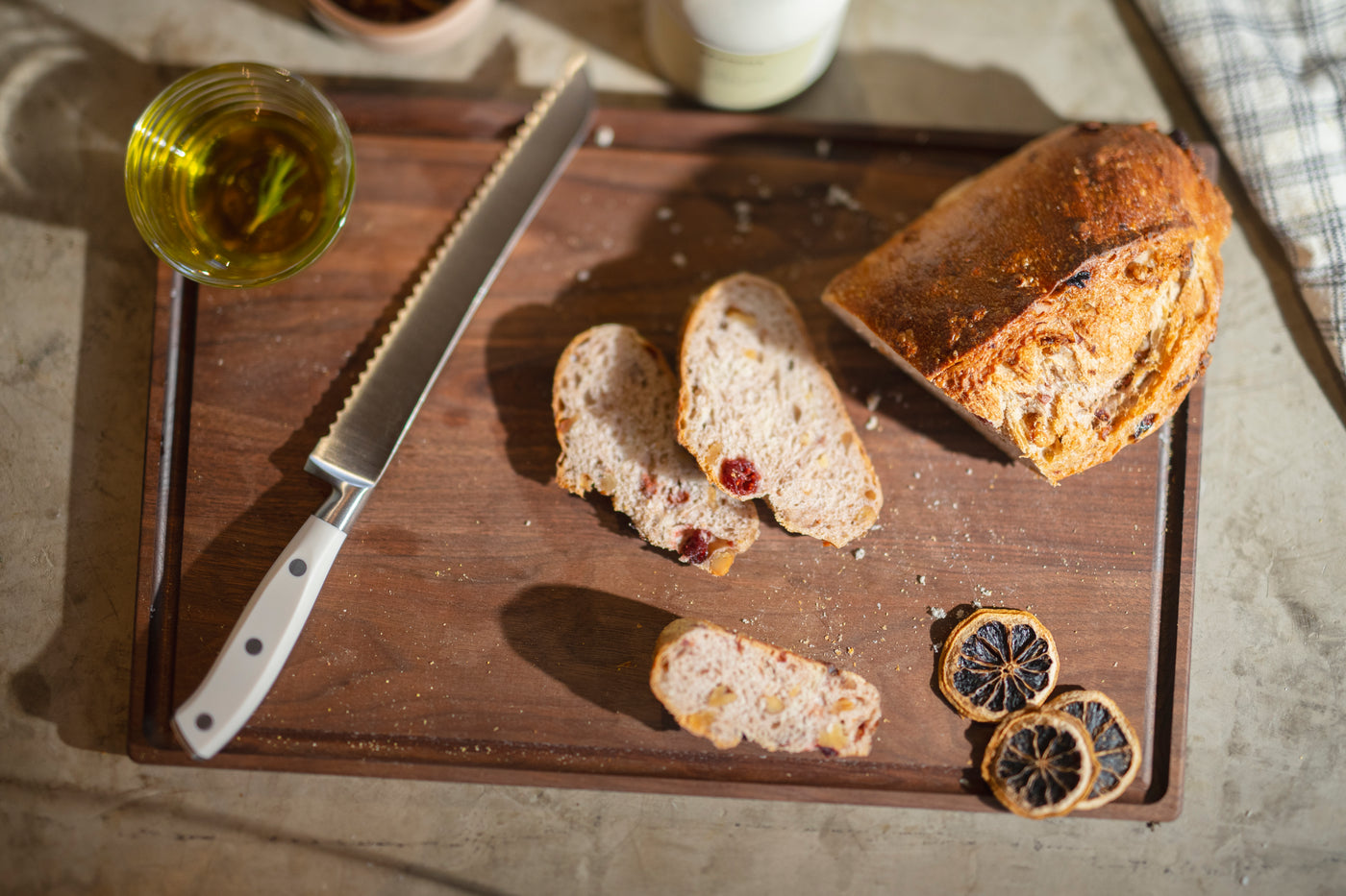 white abs bread knife with bread