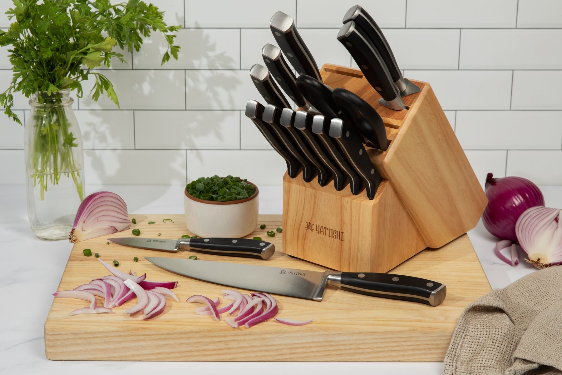 Yatoshi Black 15-Piece Kitchen Knife Block Set