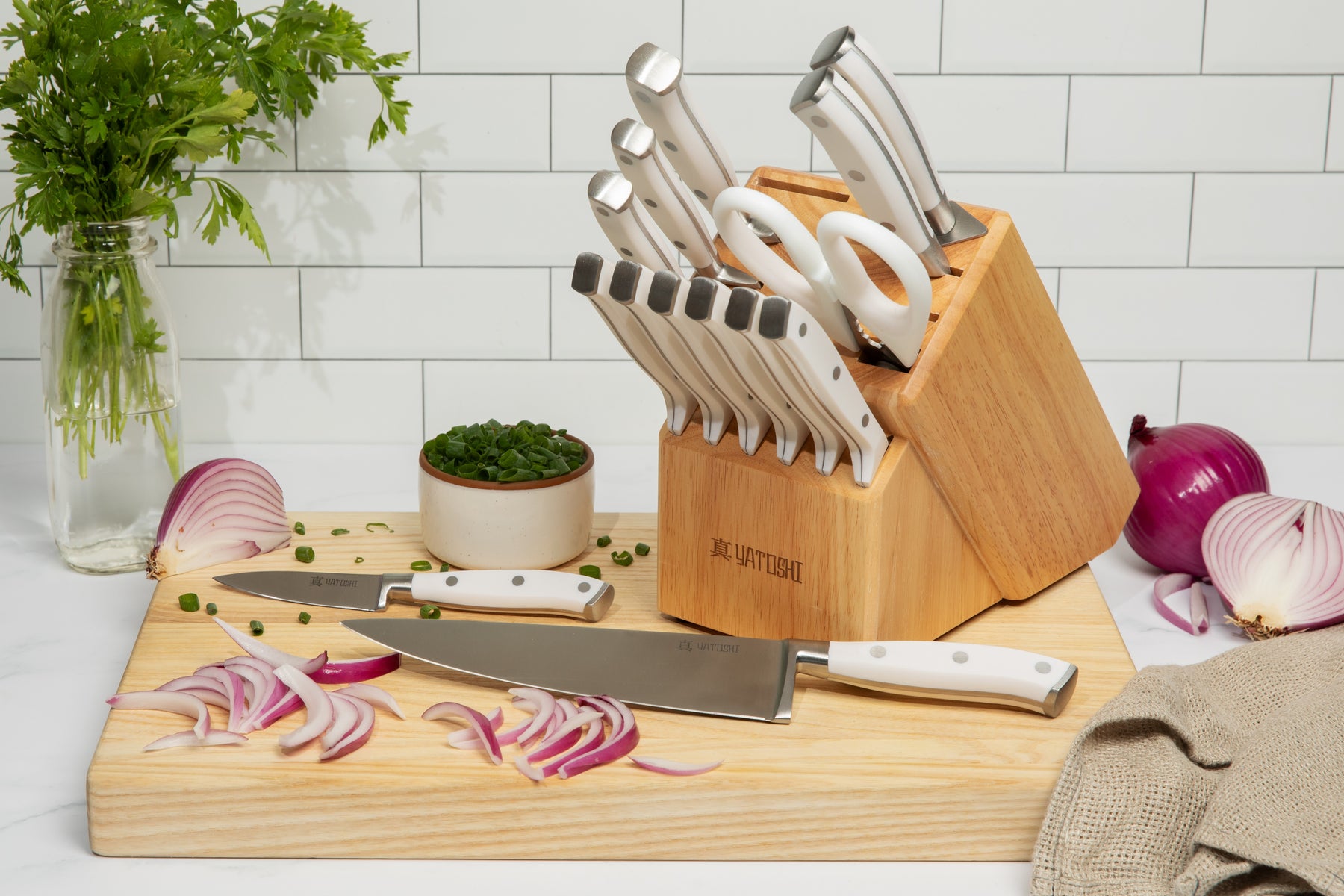 Yatoshi White 15-Piece Kitchen Knife Block Set